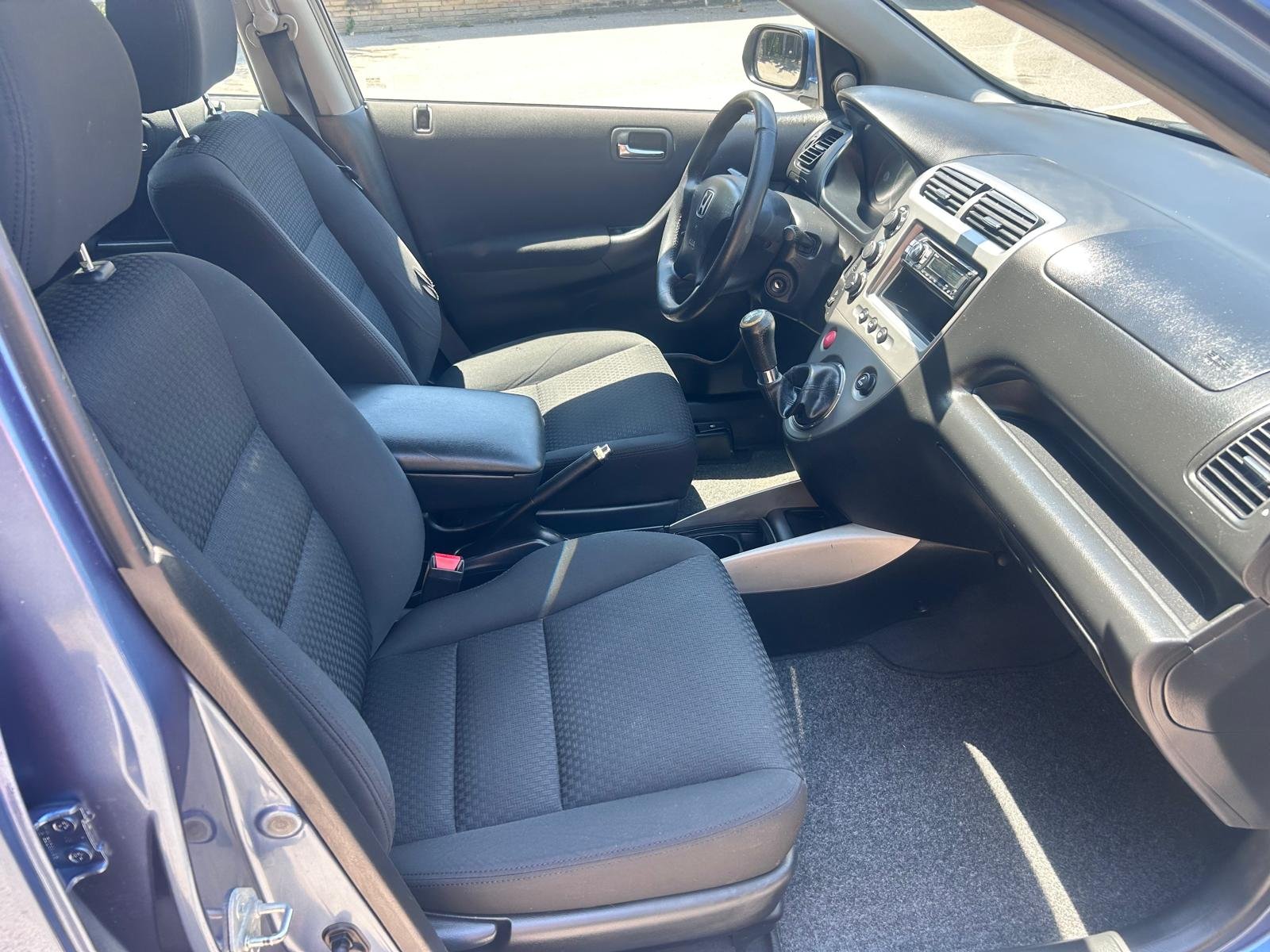 HONDA CIVIC 1,6 VTEC S 110CV 5-PUERTAS 4