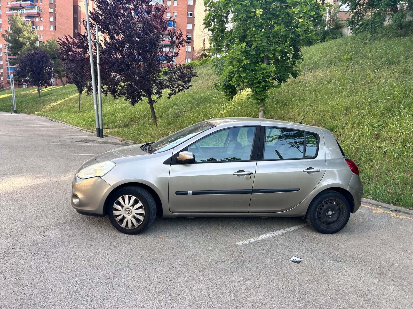 RENAULT CLIO DCI 85CV 5PUERTAS 2