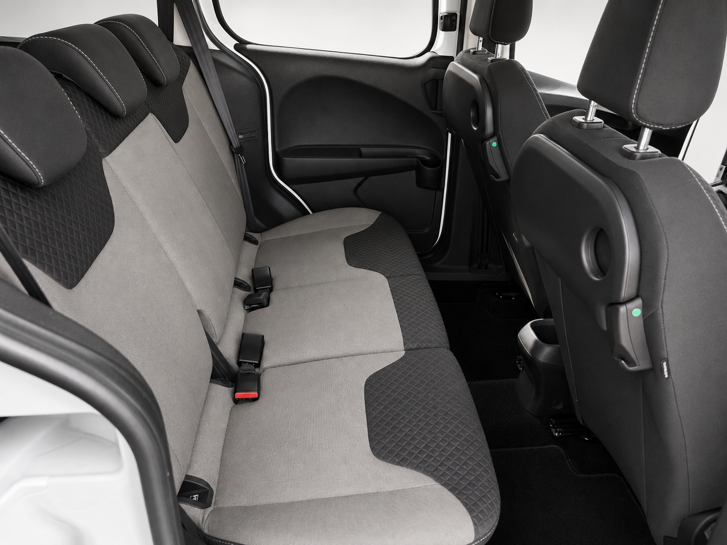 FORD TOURNEO 1.0 100CV ACABADO TITANIU, 9