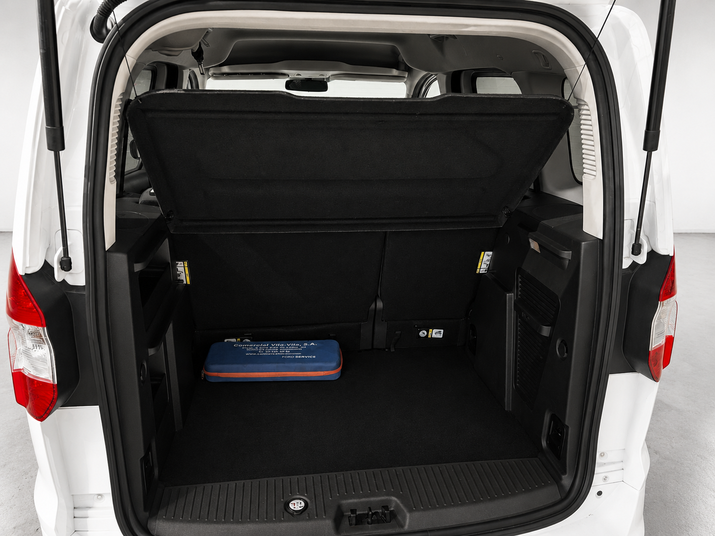 FORD TOURNEO 1.0 100CV ACABADO TITANIU, 15